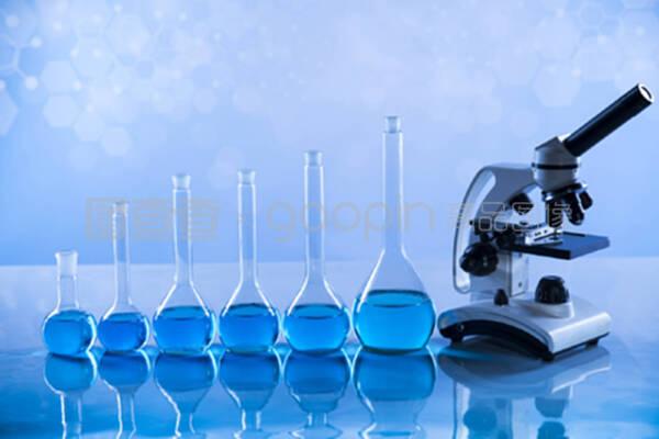 玻璃器皿滿載的生物技術實驗室 創新開發的基石